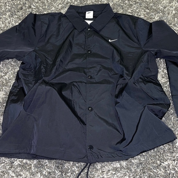 New NIKE Sportswear Authentics Mens Coaches Jacket in Black - Picture 7 of 14